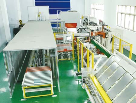 PCR tire automatic self-sealing applying line